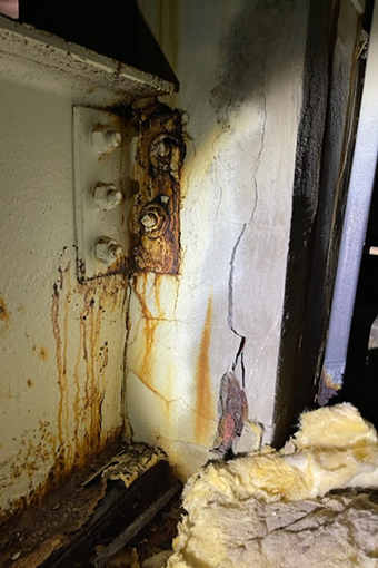 Cracks and Leaks Found by a Building Inspector in a Kissimmee Property