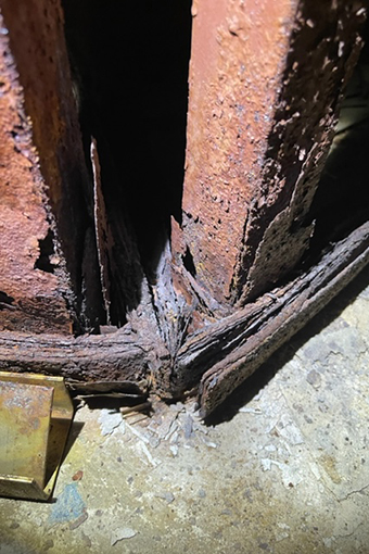 Rusty and Unstable Support Flagged During Building Inspection of Kissimmee House