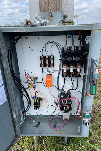 Electrical Box in an Outdoor Area in Kissimmee FL Repaired by Electrical Engineering Company