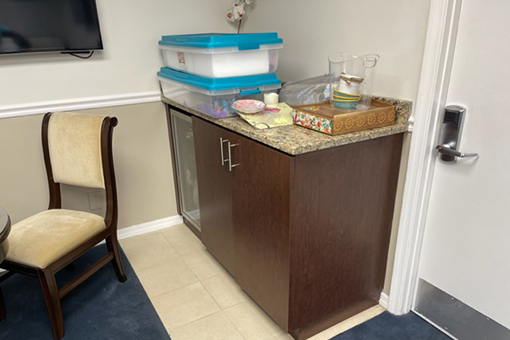 Kitchen Cabinet in a Resort Room Installed by a Kissimmee Construction Company